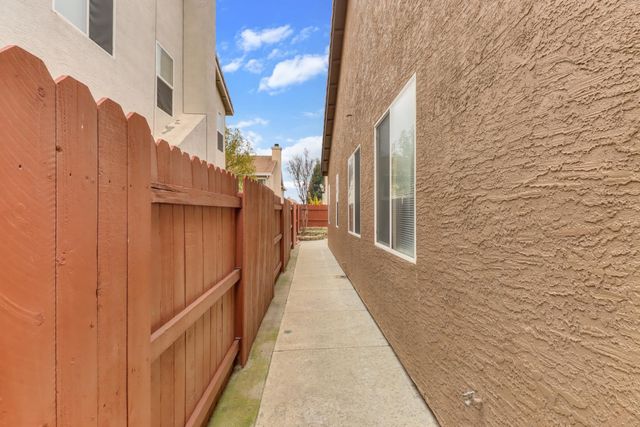 5125 Fawn Hollow Way, Antelope, CA 95843