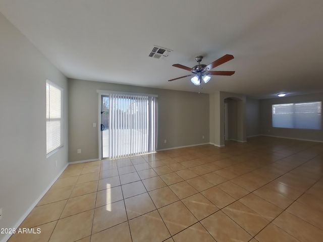 8123 W HAMMOND Lane, Phoenix, AZ 85043