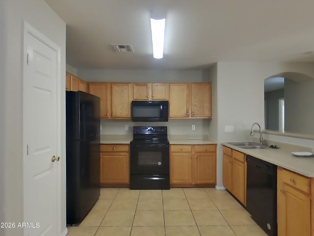 8123 W HAMMOND Lane, Phoenix, AZ 85043