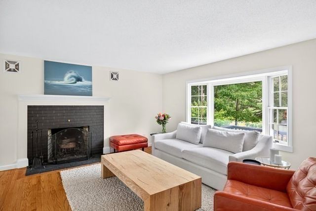 20 Mutiny Way, Mashpee, MA 02649