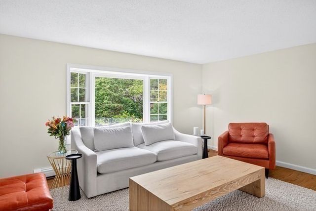 20 Mutiny Way, Mashpee, MA 02649