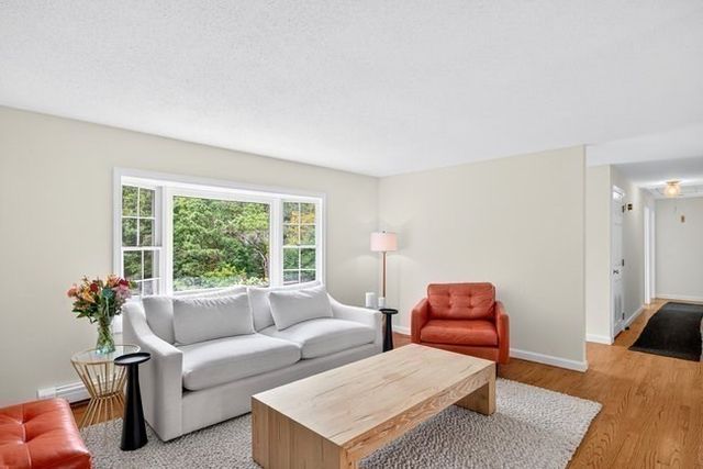 20 Mutiny Way, Mashpee, MA 02649