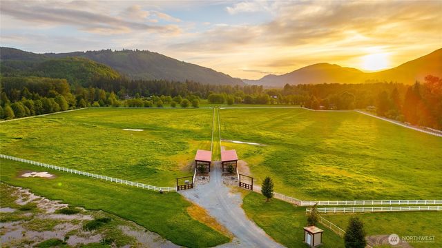 21733 Entsminger Road NE, Arlington, WA 98223
