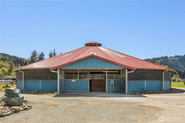 21733 Entsminger Road NE, Arlington, WA 98223