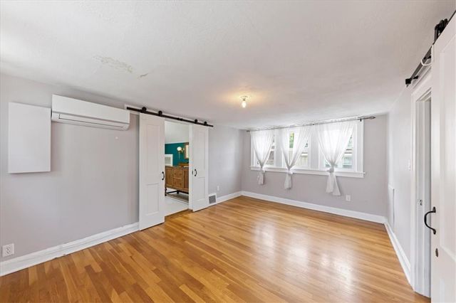 6152 Locust Street, Kansas City, MO 64110
