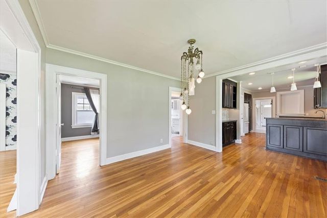 6152 Locust Street, Kansas City, MO 64110