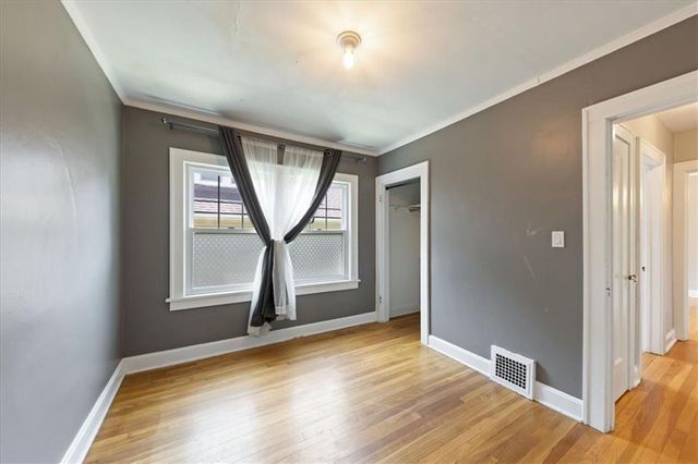 6152 Locust Street, Kansas City, MO 64110