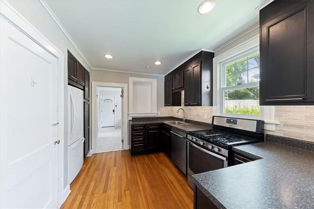 6152 Locust Street, Kansas City, MO 64110