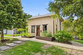 606 Cedar Street, St. Charles, IL 60174