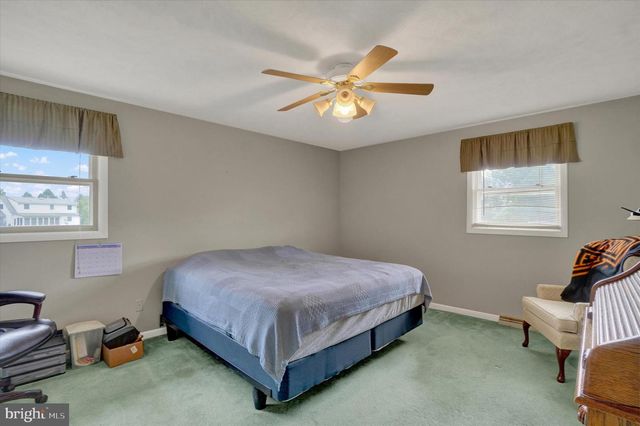 95 VINTON DR, York, PA 17402