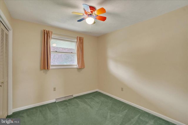 95 VINTON DR, York, PA 17402