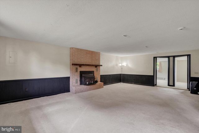 95 VINTON DR, York, PA 17402