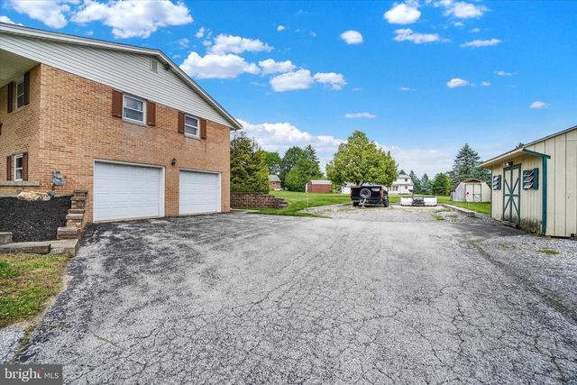 95 VINTON DR, York, PA 17402