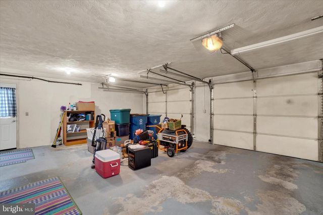 95 VINTON DR, York, PA 17402