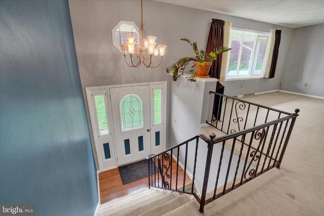 95 VINTON DR, York, PA 17402