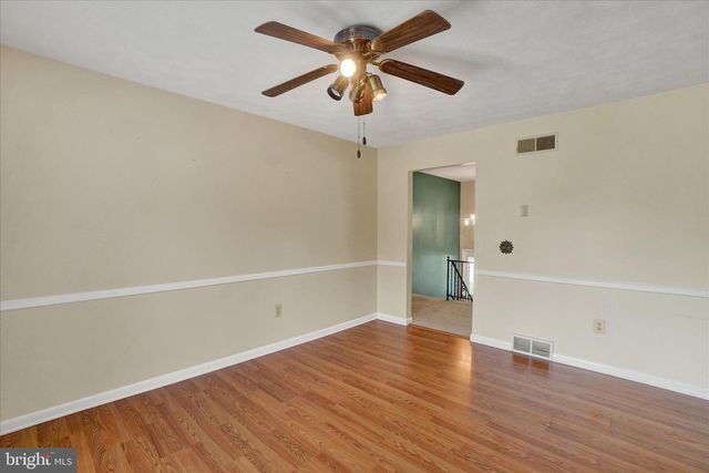 95 VINTON DR, York, PA 17402