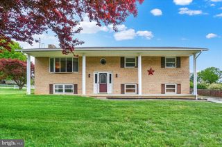 95 VINTON DR, York, PA 17402