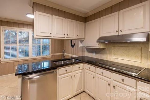 1405 Lyndhurst Drive, High Point, NC 27262