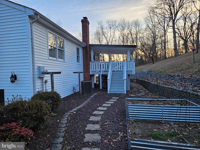 14464 LIPSCOMB HILL LN, Milford, VA 22514