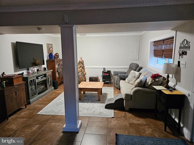 14464 LIPSCOMB HILL LN, Milford, VA 22514