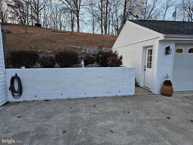 14464 LIPSCOMB HILL LN, Milford, VA 22514