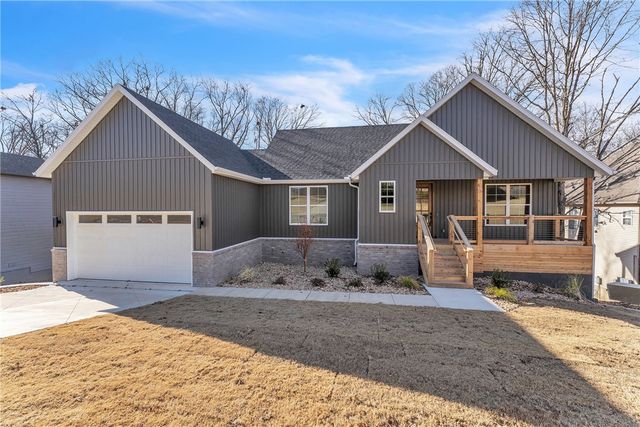20 Marionet Lane, Bella Vista, AR 72714