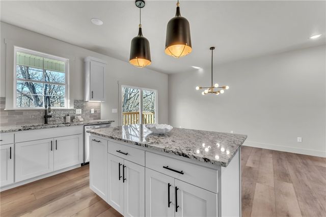 20 Marionet Lane, Bella Vista, AR 72714