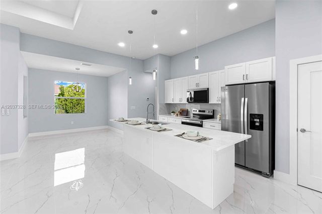 3909 16th Street W, Lehigh Acres, FL 33971
