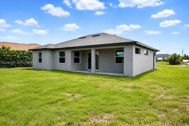 3909 16th Street W, Lehigh Acres, FL 33971