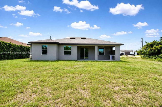 3909 16th Street W, Lehigh Acres, FL 33971