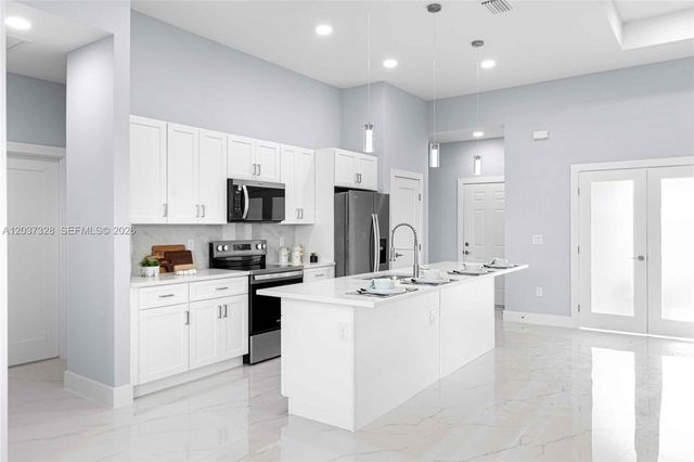 3909 16th Street W, Lehigh Acres, FL 33971