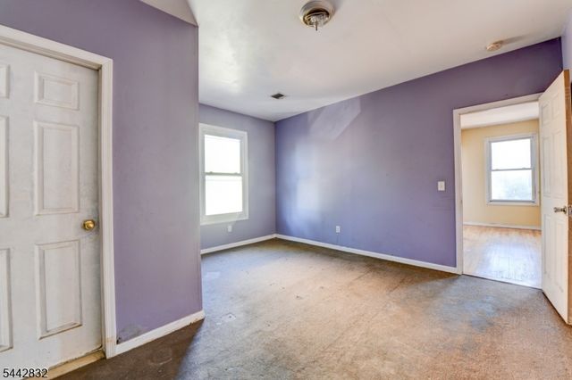 98 Lafayette St, Paterson City, NJ 07501