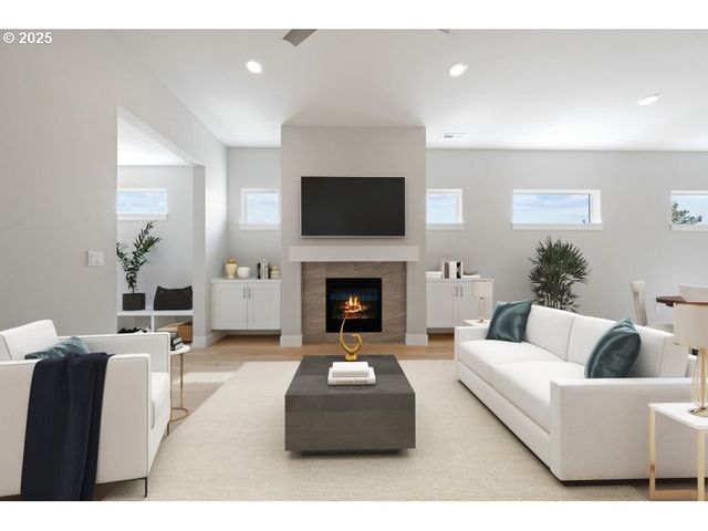 1325 E Canto St, Newberg, OR 97132