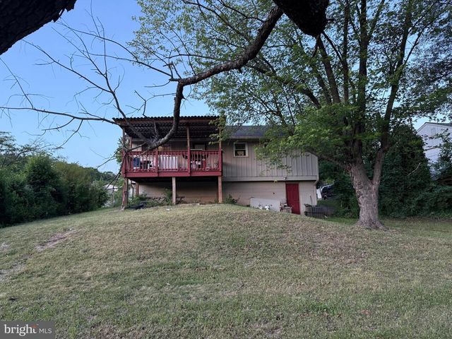 8103 MANSON, Hyattsville, MD 20785
