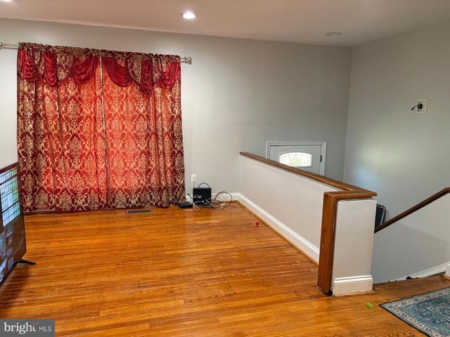 8103 MANSON, Hyattsville, MD 20785