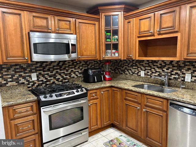 8103 MANSON, Hyattsville, MD 20785