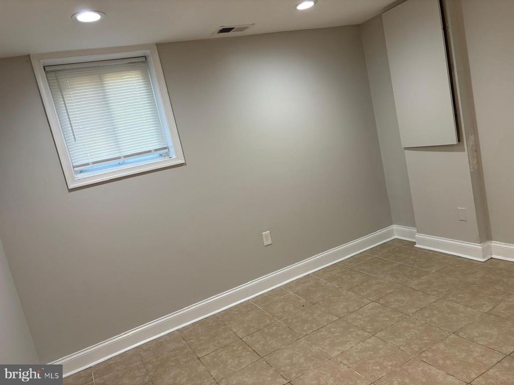 Image 17 of property listing at 8103 MANSON, Hyattsville, MD 20785
