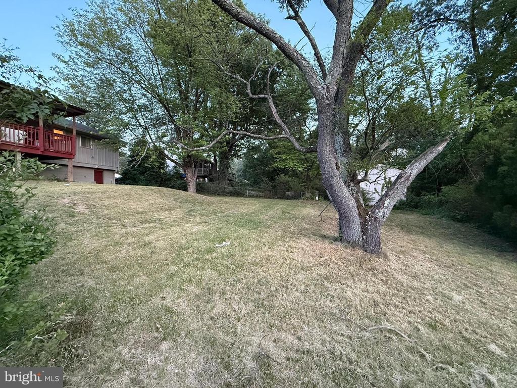 Image 20 of property listing at 8103 MANSON, Hyattsville, MD 20785