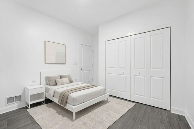 1445 W Grand Avenue 1E, Chicago, IL 60642