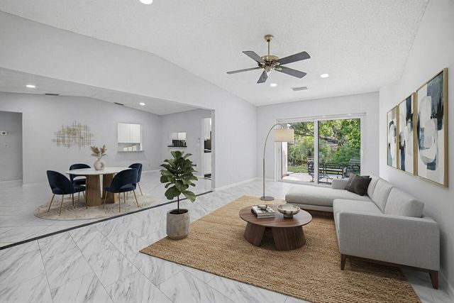 5284 Breadfruit Circle, Delray Beach, FL 33484