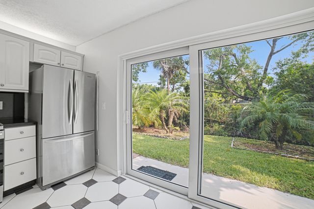 5284 Breadfruit Circle, Delray Beach, FL 33484