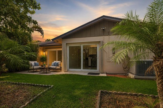 5284 Breadfruit Circle, Delray Beach, FL 33484