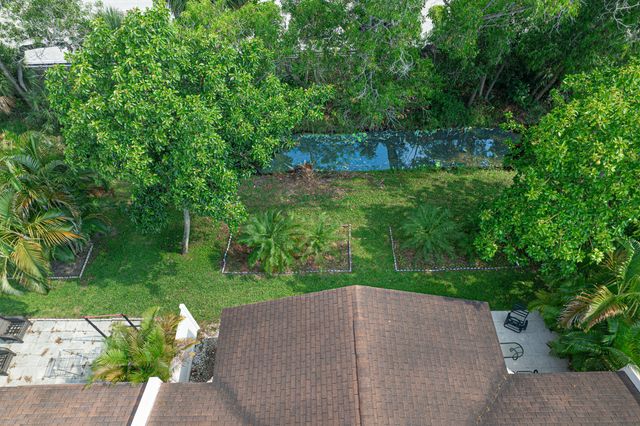 5284 Breadfruit Circle, Delray Beach, FL 33484