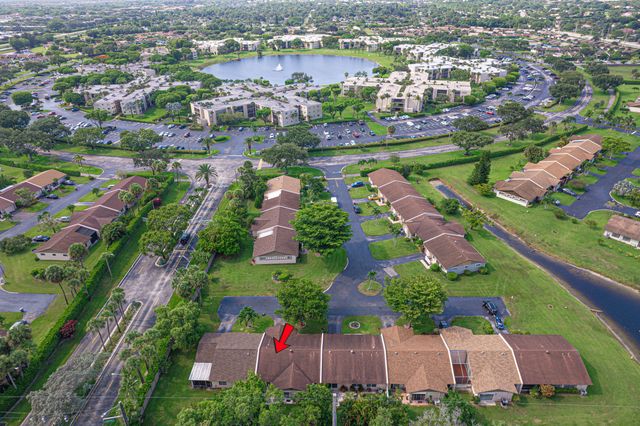 5284 Breadfruit Circle, Delray Beach, FL 33484