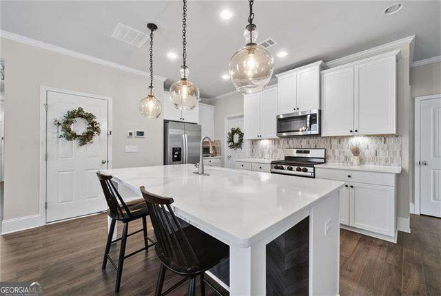 6414 Crosscreek Lane, Flowery Branch, GA 30542