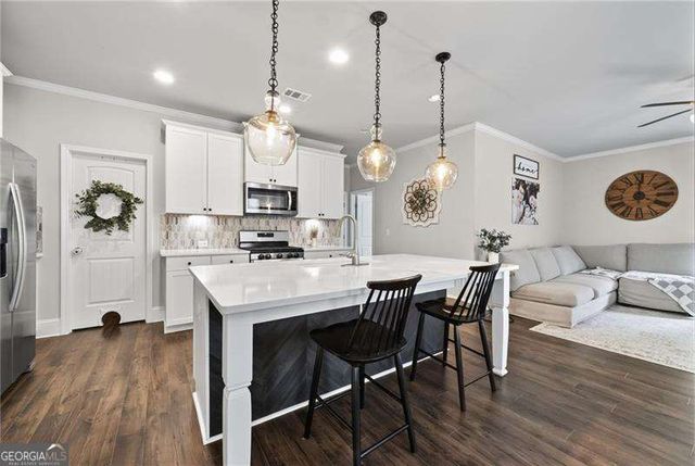 6414 Crosscreek Lane, Flowery Branch, GA 30542