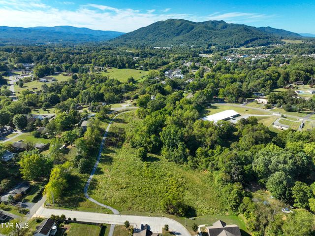 907 Cedar Grove Road, Johnson City, TN 37601