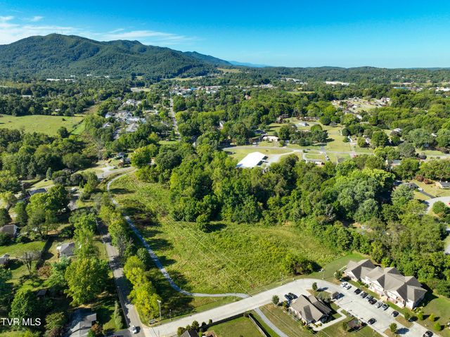 907 Cedar Grove Road, Johnson City, TN 37601
