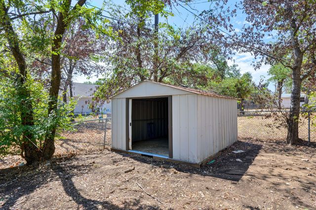 303 NW 32nd Street, Mineral Wells, TX 76067