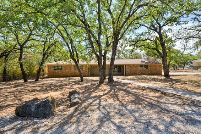 303 NW 32nd Street, Mineral Wells, TX 76067